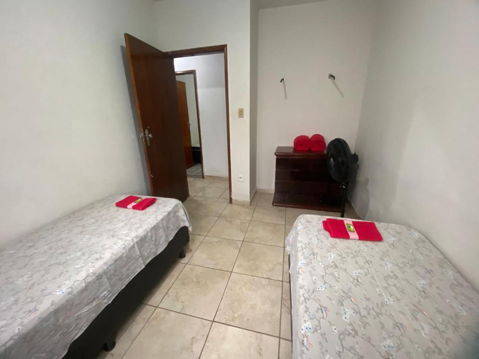 Casas De Temporadas - Hotel Recanto Do Sossego Uberlandia Ruang foto